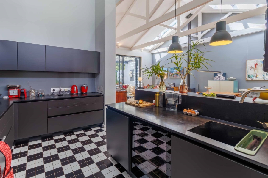 To Let 1 Bedroom Property for Rent in Tamboerskloof Western Cape